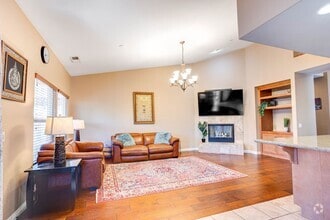 Building Photo - 635 Dimaio Way