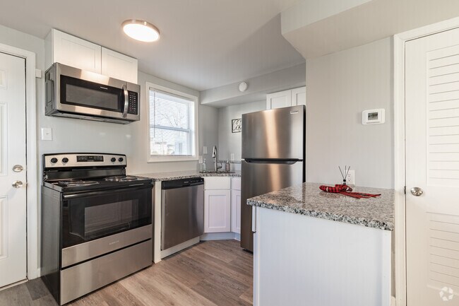 2BR, 1BA - Park Northside Apartments