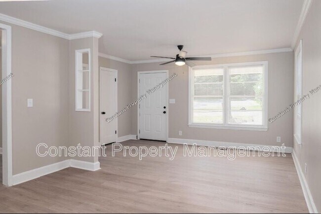 Foto del edificio - 489 Forest Ave