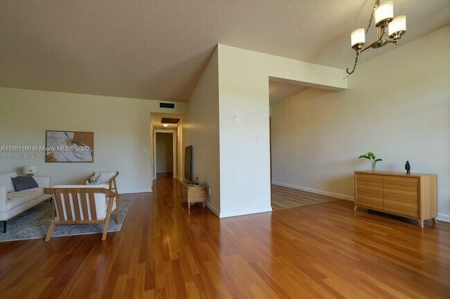 Foto del edificio - 801 SW 133rd Terrace