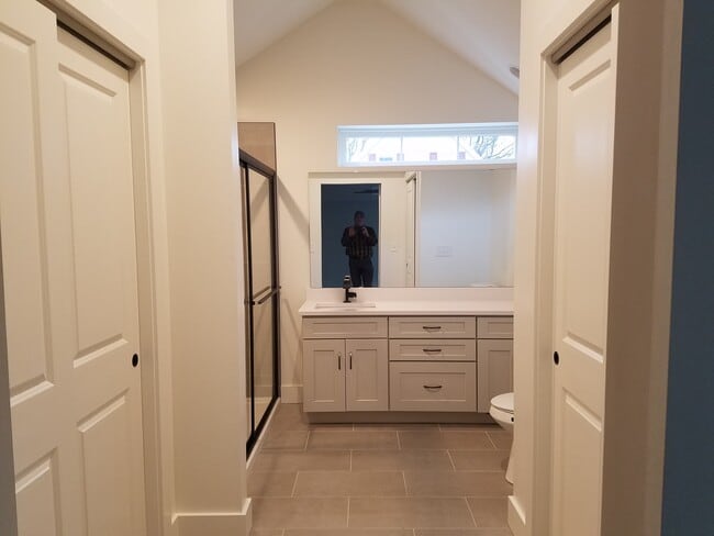 Building Photo - 2445 Tremont Ave