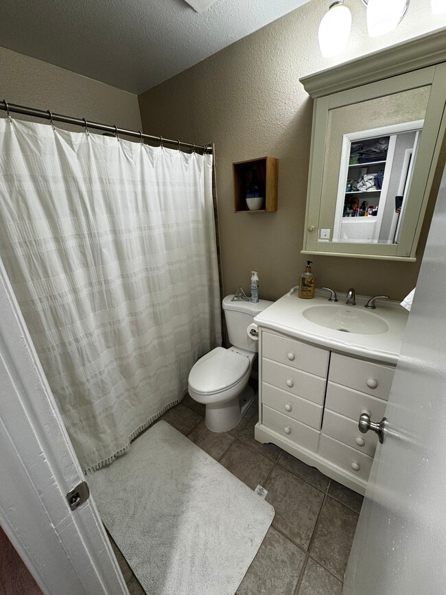 Building Photo - 414 Sunburst Dr