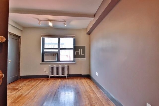 Building Photo - Waverly Place