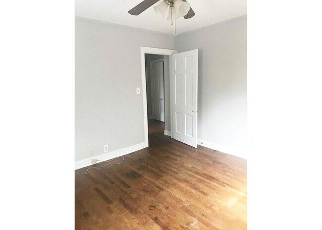 Building Photo - 599 Lowell Ave