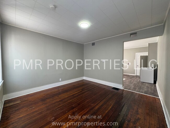 Foto del edificio - Studio/ 1 Bathroom-House