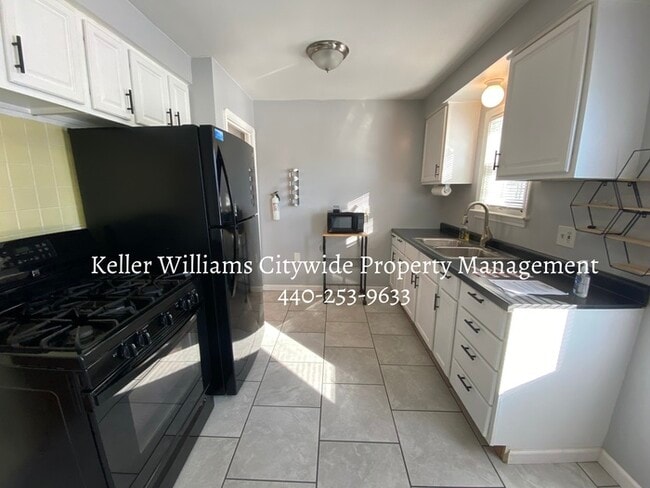 Building Photo - 3 bedroom 1 bath Single family rental