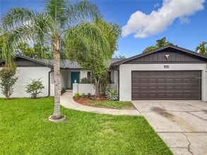 Building Photo - 8676 Hillside Dr