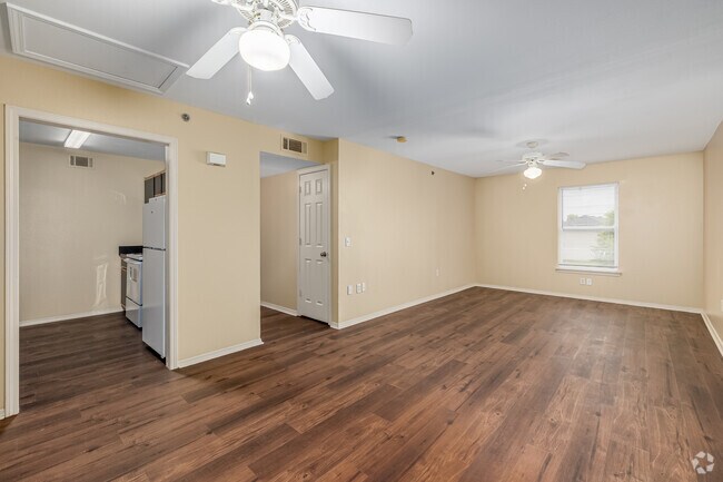 El Académico 2BR, 1BA - 860SF - Sala de estar - Mountain View Apartments