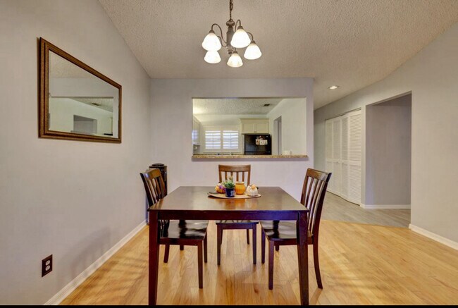 Building Photo - 1841 SW Palm City Rd