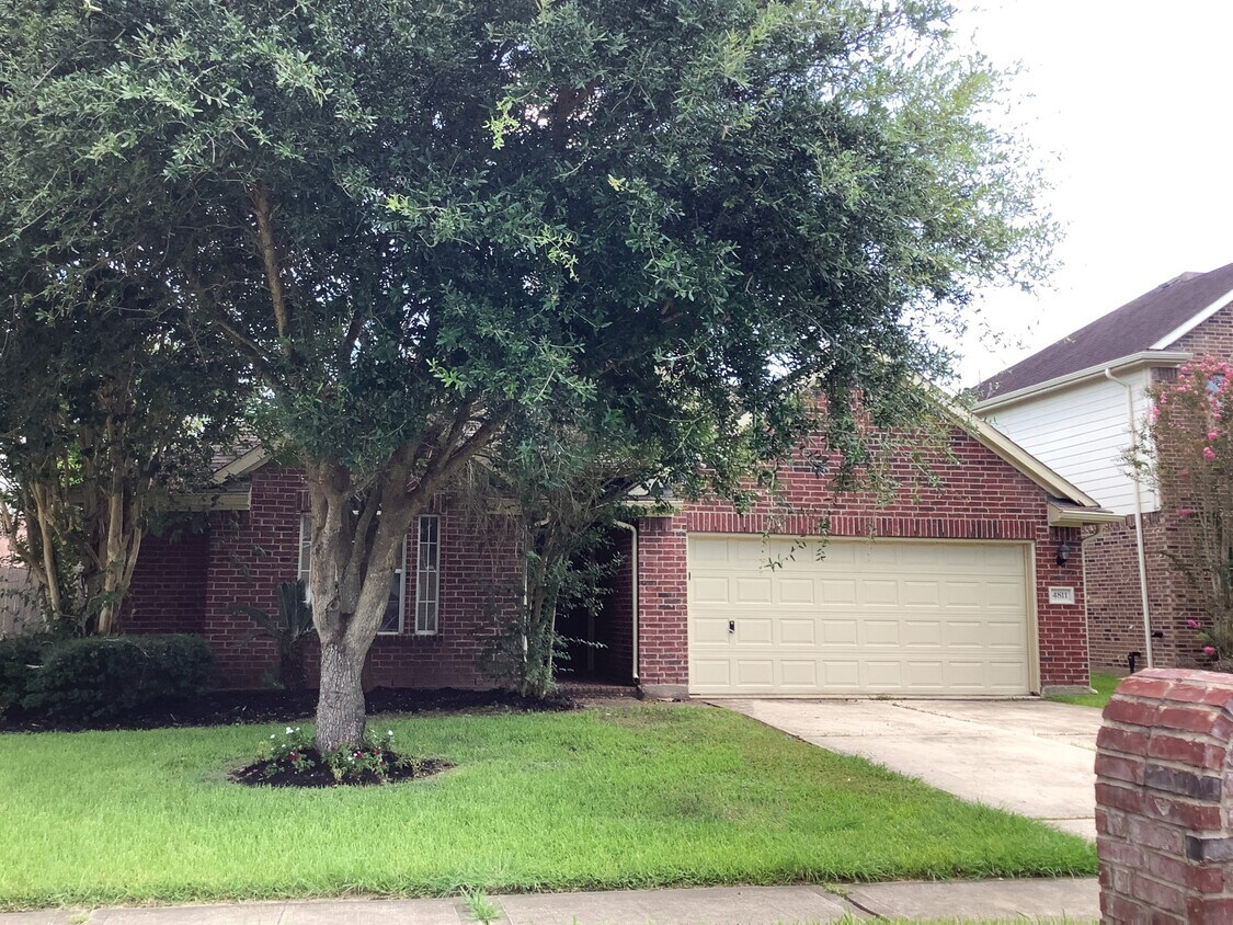 Primary Photo - 4811 Chase Stone Dr