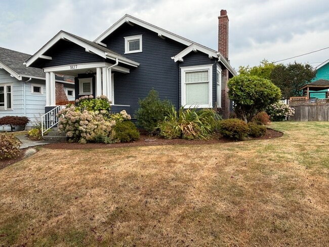 Front of House - 1827 Baker Ave