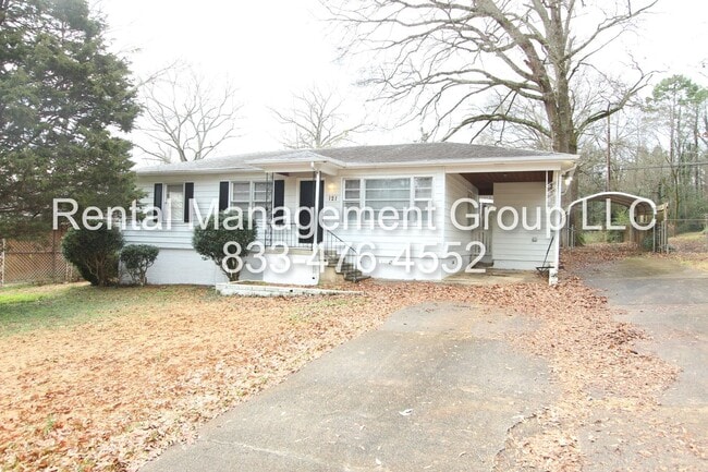 Building Photo - New On The Market!  Large 3 Bedroom 1 Bath...
