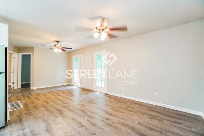 Building Photo - Huge 3 BR for you!