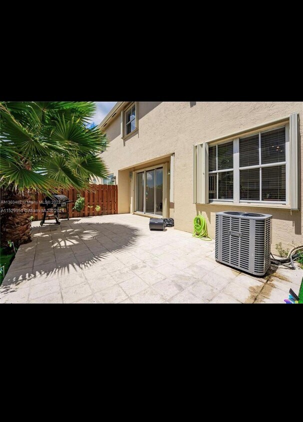 Foto principal - 3119 NW 101st Pl