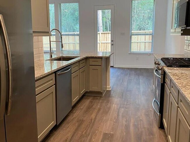 Building Photo - 555 Dry Fork Ln