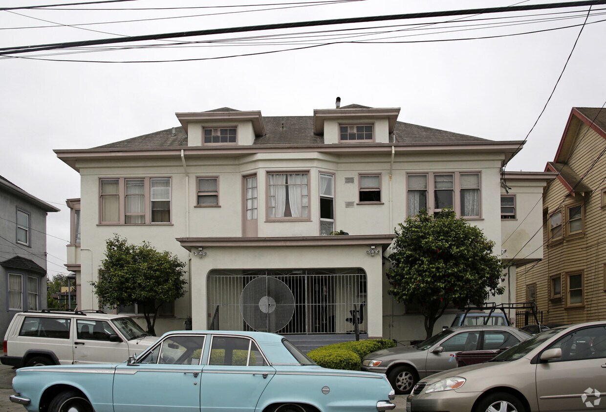 Building Photo - 747 54th St
