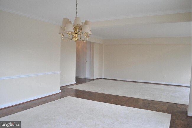 Foto del edificio - 4201 Cathedral Ave NW