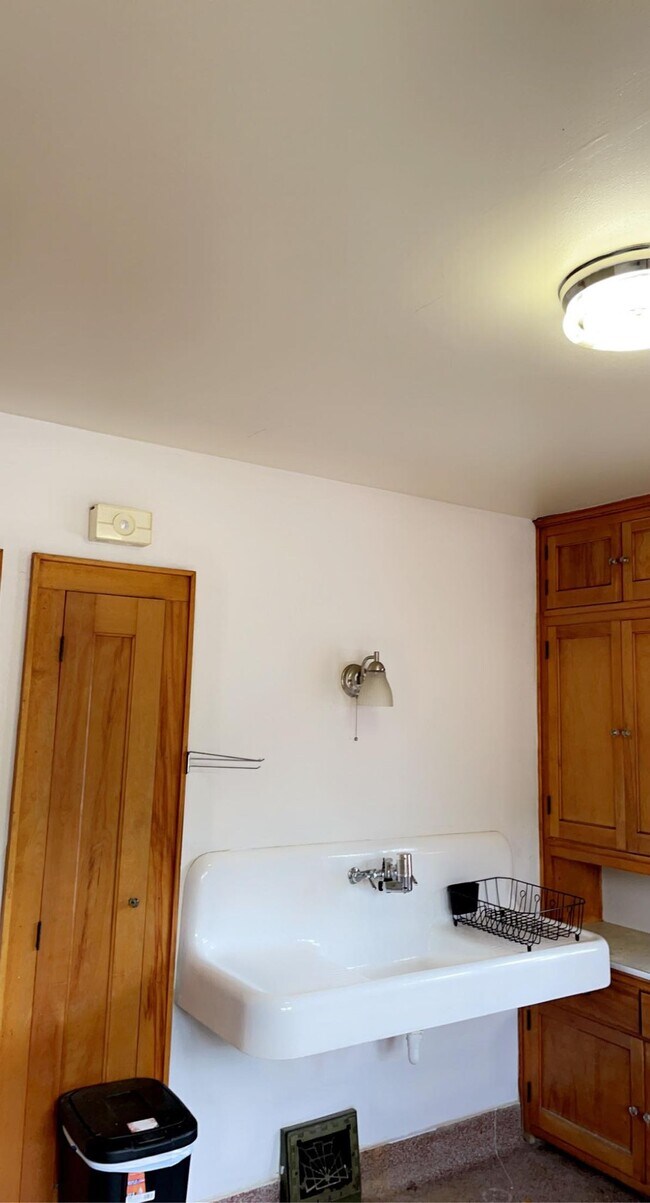Building Photo - 3213 N 45th St