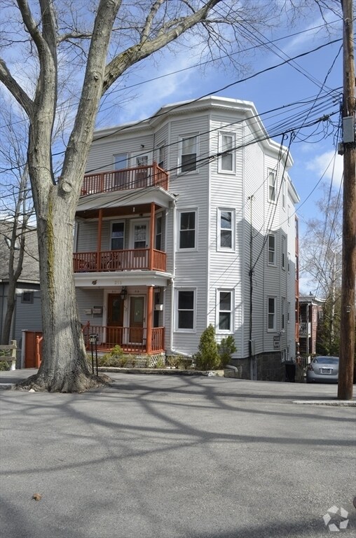 Building Photo - 218 Reservoir Rd