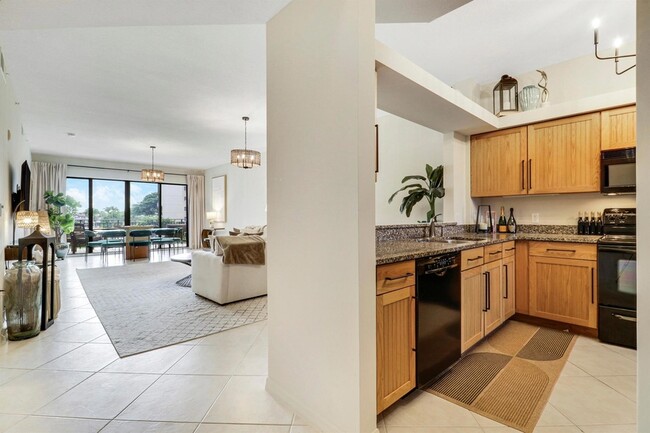 Foto del edificio - 370 Golfview Rd