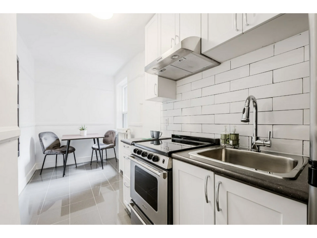 Photo du bâtiment - 210 Wychwood Avenue