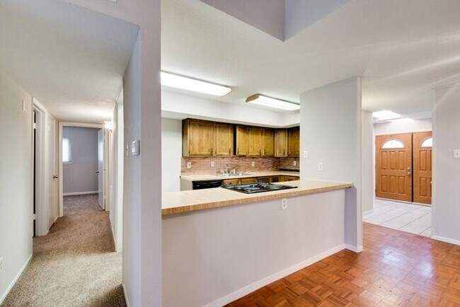 Building Photo - No Application Fees* $500 off 1st months r...