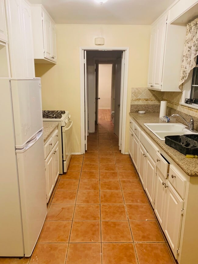 6550 Hanna Ave, Woodland Hills, CA 91303 House for Rent in Woodland