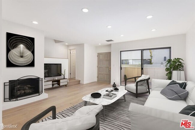 Foto del edificio - 2 br, 2 bath Condo - 818 18th St Unit D