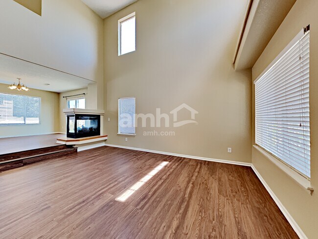 Foto del edificio - 4995 Fundy St