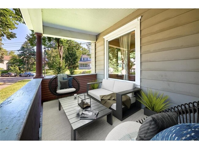 Building Photo - 894 23rd Ave SE