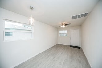 Building Photo - 5042 Mallow St
