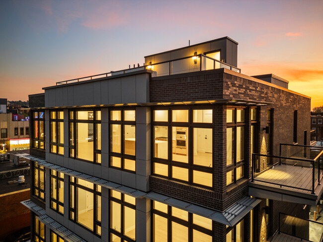 Building Photo - 14 Green St