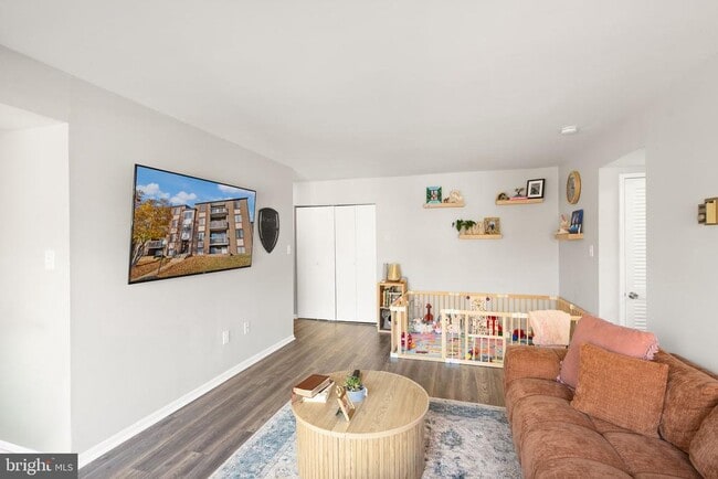 Foto del edificio - 9728 Kingsbridge Dr