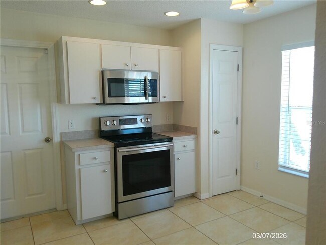 Building Photo - 3298 Sanoma Dr