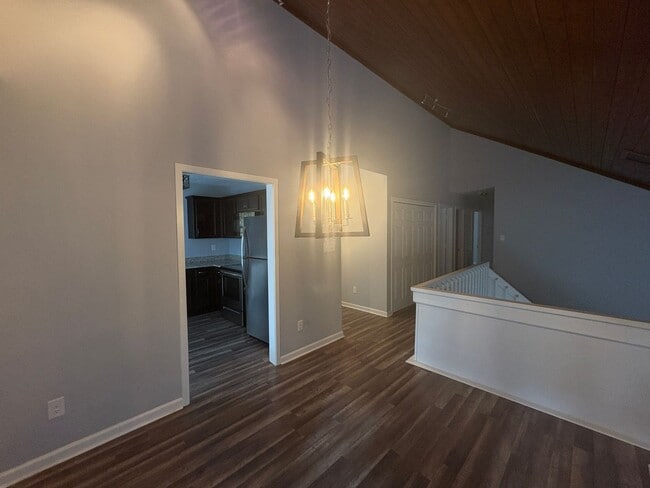 Foto del edificio - Charming 3 Bed, 2 Bath Tri-Level Home