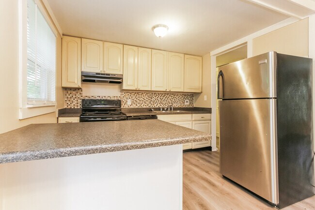 Building Photo - 2226 Bernie Dr