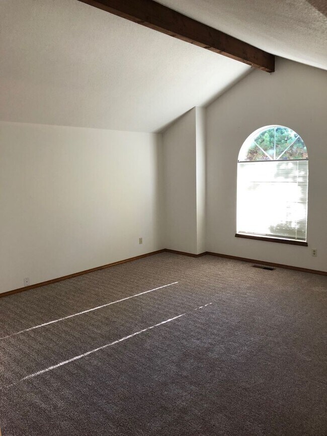 Foto del edificio - 3911 NW 166th Drive ~ Bethany Ranch!