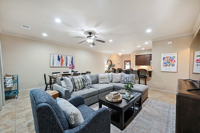 Foto del edificio - 1416 Cres Ridge Dr