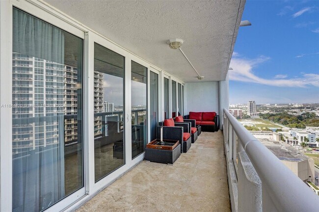 Foto del edificio - 1717 N Bayshore Dr