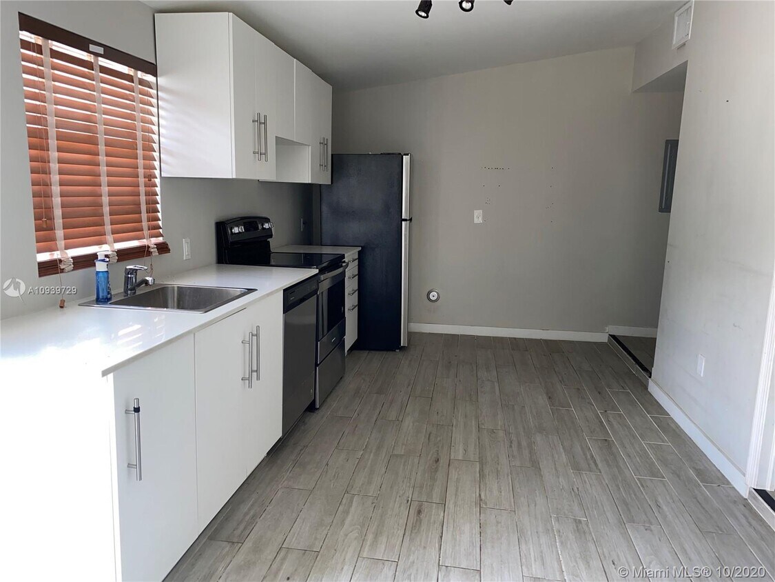 Foto principal - 1035 NW 5th St