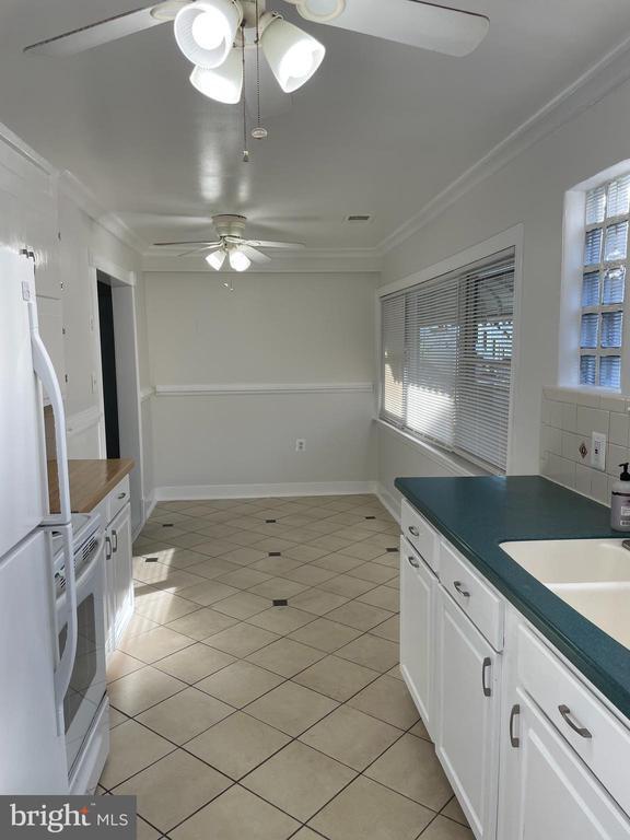 Building Photo - 3479 S River Terrace