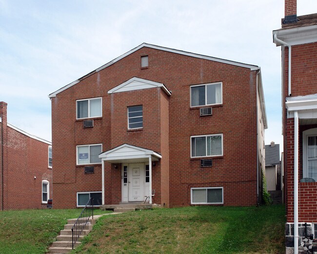 Foto de 637 - 635 - 637 E Oak St