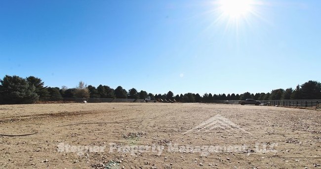 Building Photo - Nice Horse Property On Acreage