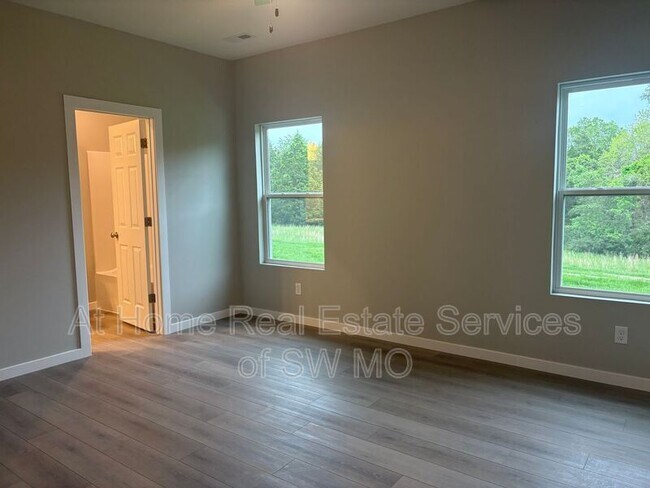 Building Photo - 1374 S Shayla Ave