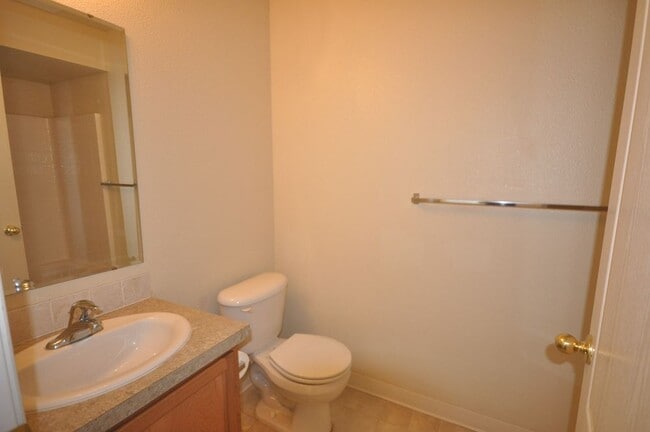 Building Photo - 1180 W Art Ct