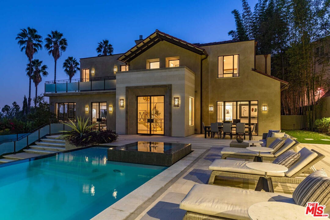 Foto principal - 7801 Hillside Ave