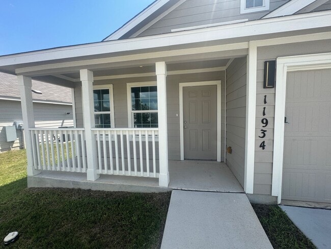 Building Photo - Nice & Modern - 3 bedroom 2 bath 1 story i...