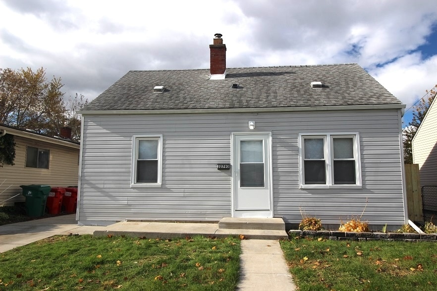 Primary Photo - 22793 Piper Ave