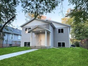 Building Photo - 1109 S University Dr