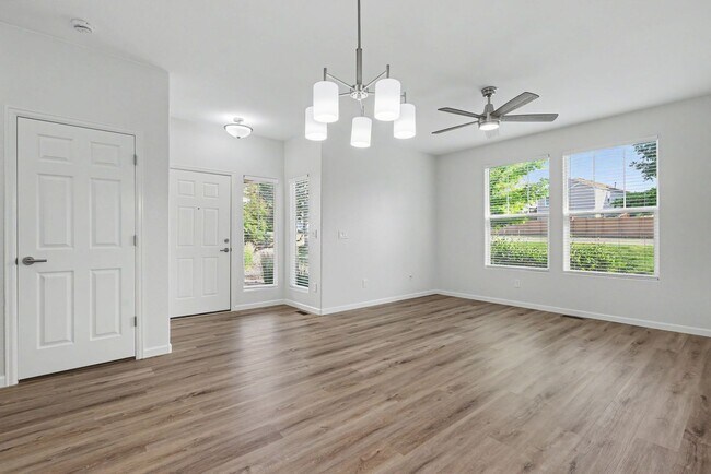 Foto del edificio - 7416 Sandy Springs Point